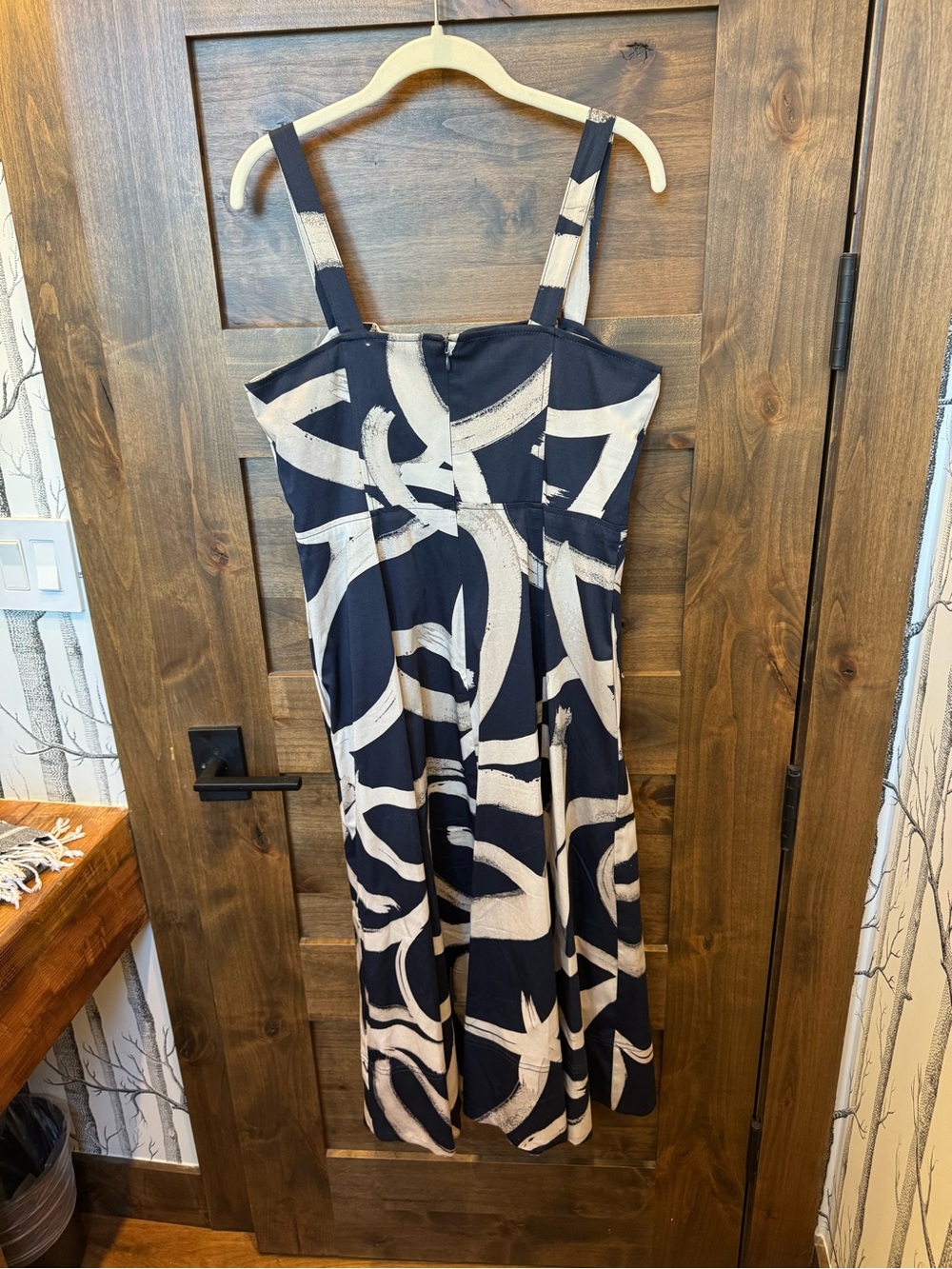 Donna Karan Navy and Cream Abstract Print Midi Dress (WORN ONCE) - Picture 5 of 7
